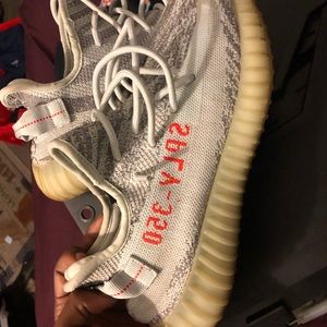 -Yeezy 350 blue tint
